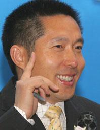 中央電視臺廣告經(jīng)濟(jì)信息中心主任、經(jīng)濟(jì)頻道總監(jiān)郭振璽