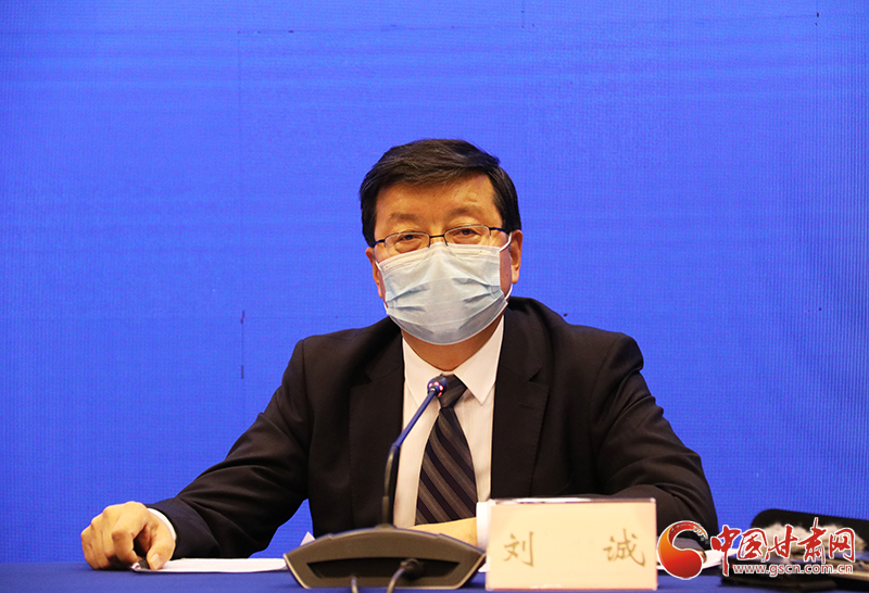 甘肅省人社廳：落實(shí)落細(xì)“四個(gè)確?！贝胧?實(shí)現(xiàn)貧困人口基本養(yǎng)老保險(xiǎn)全覆蓋（圖）