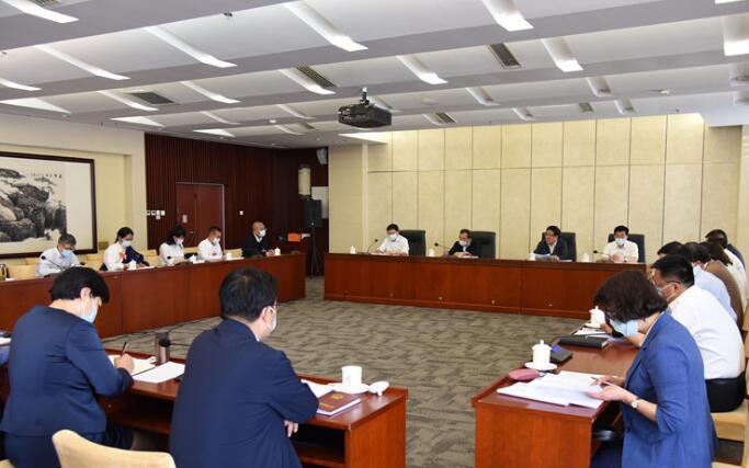 【兩會快訊】甘肅代表團(tuán)分組審議全國人大常委會工作報(bào)告，林鐸參加第一小組會議并發(fā)言