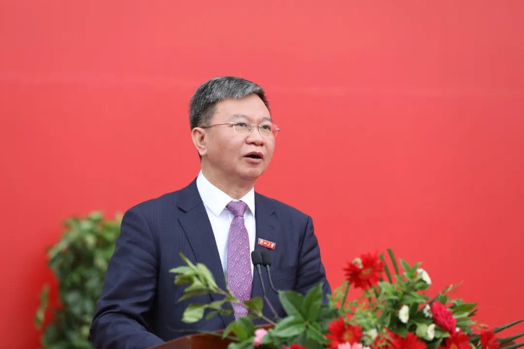 蘭州大學校長嚴純?nèi)A寄語2020屆本科畢業(yè)生：做敢擔當、能擔當、有擔當?shù)娜?>
        </a><em>蘭州大學校長嚴純?nèi)A寄語2020屆本科畢業(yè)生：做敢擔當、能擔當、有擔當?shù)娜?/em></li>
    <li><a  target=