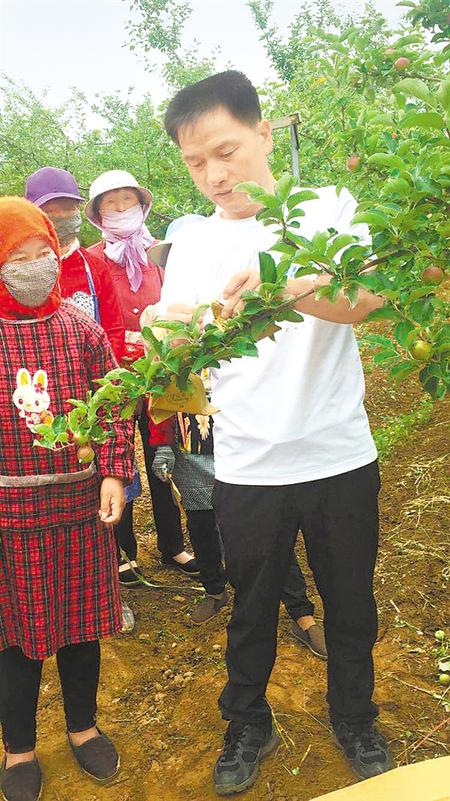 【走向我們的小康生活】白福民，為家鄉(xiāng)人搭起“致富橋”