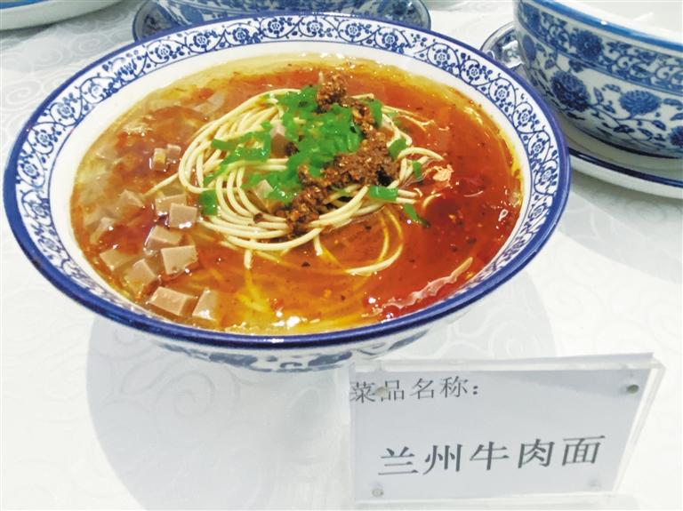 品香茗吃美食 還能K歌跳舞 “環(huán)西部火車游”專列爽得很！