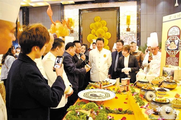 隴菜藝術(shù)盛典聚焦隴菜經(jīng)濟(jì)新成就——中國烹飪大師、甘肅省隴菜協(xié)會(huì)會(huì)長趙長安專訪