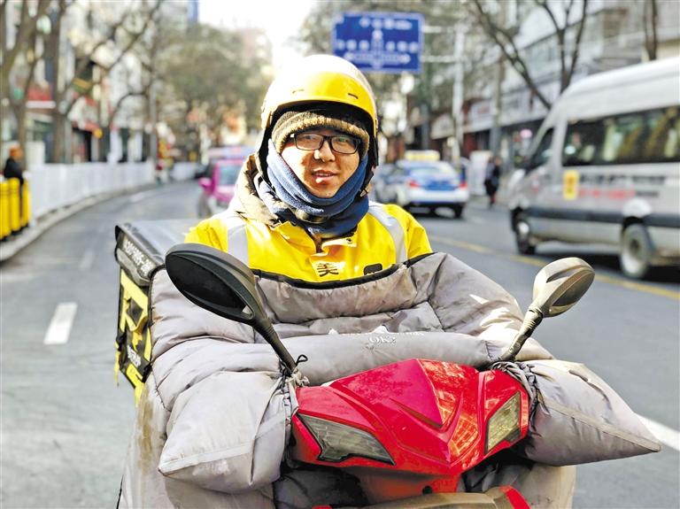 外賣小哥王全軍：好好干，在蘭州買套房