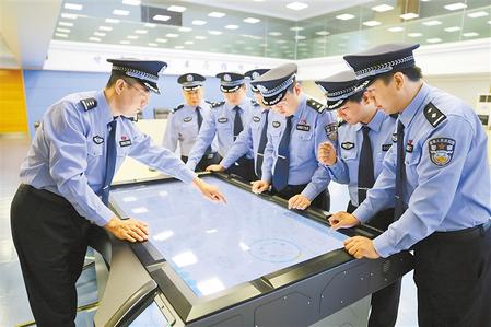 致敬！人民警察