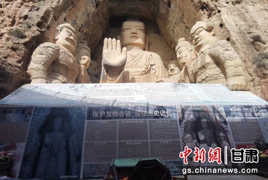 時(shí)下，中國(guó)“石窟鼻祖”天梯山石窟第13窟大佛足部與局部危巖體搶救性保護(hù)項(xiàng)目正在施工。圖為施工現(xiàn)場(chǎng)。陳曉斌 攝