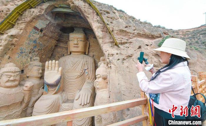 圖為位于甘肅省武威市境內(nèi)的天梯山石窟，其開鑿于東晉十六國時期的北涼。(資料圖) 崔琳 攝