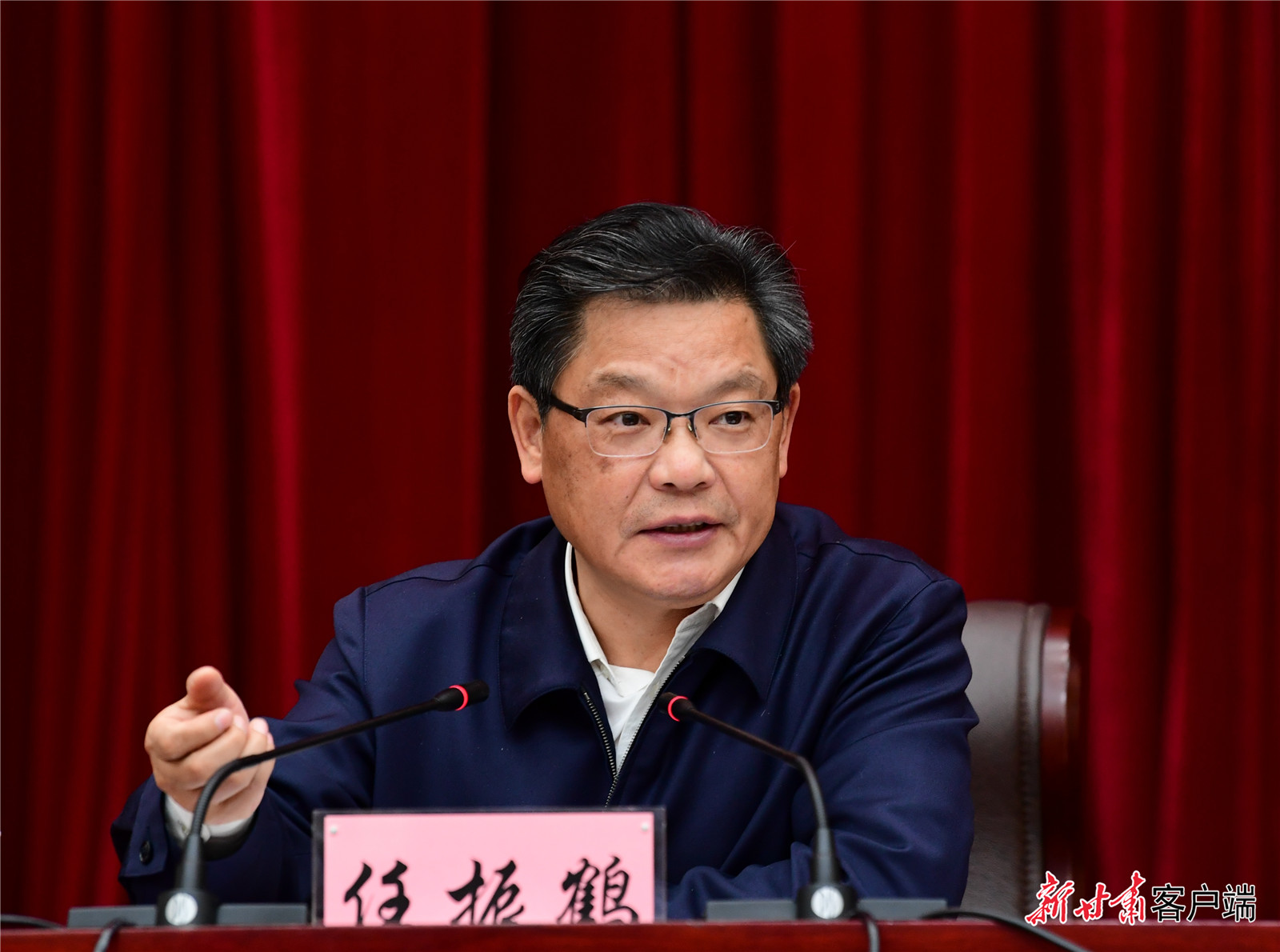 任振鶴在全省新型城鎮(zhèn)化工作推進(jìn)會(huì)議上強(qiáng)調(diào)：凝心聚力抓落實(shí)、蹄疾步穩(wěn)向前進(jìn)，奮力推進(jìn)新型城鎮(zhèn)化建設(shè)再上新臺(tái)階