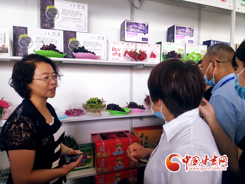 勞動(dòng)者入職時(shí)要交保證金？法院：用人單位全額退還