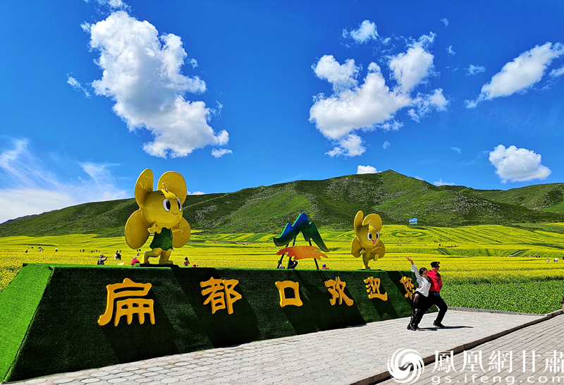 河西走廊張掖扁都口，古絲綢之路要道。王振武 攝