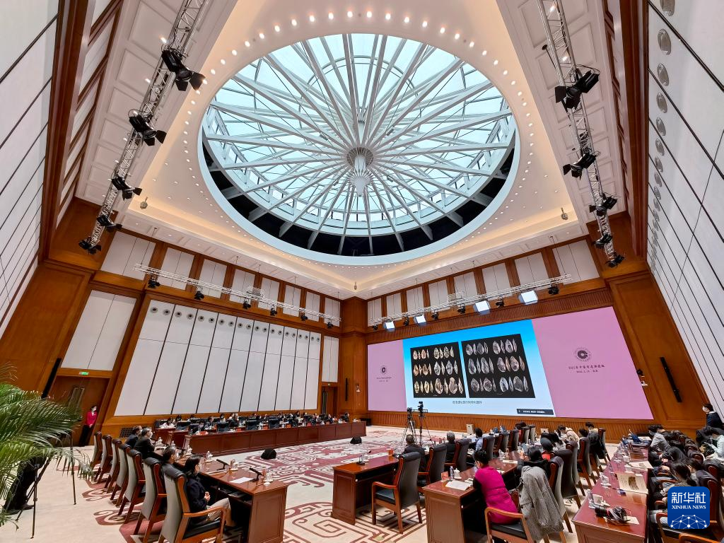 3月18日，“中國社會科學(xué)院考古學(xué)論壇·2021年中國考古新發(fā)現(xiàn)”進(jìn)行入選項目報告環(huán)節(jié)（手機(jī)照片）。
