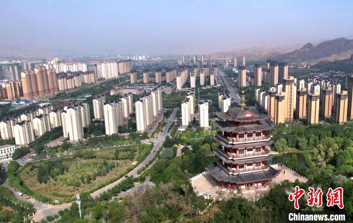 圖為“南涼古都”樂都朝陽山片區(qū)的今朝?！⊙Φ?攝