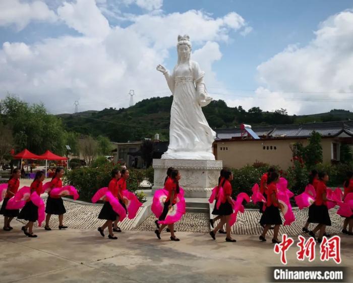 甘肅省西和縣乞巧節(jié)活動。殷春永 攝