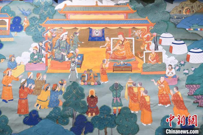 8月20日，在蘭州市博物館展出的大型歷史題材卷軸唐卡“涼州會(huì)盟”?！〈魑牟?攝