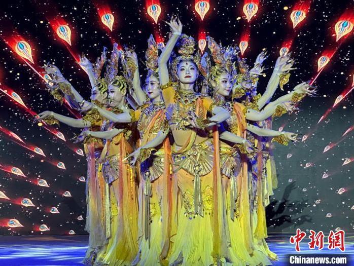 圖為甘肅演藝集團歌舞劇院表演的舞蹈《金光千佛》。(資料圖)戴文昌 攝